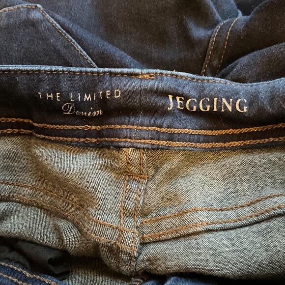 Limited Dark Wash 5 Pocket Jegging Jean 2 - Picture 5 of 8